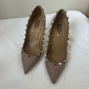 VALENTINO rockstud heels. Size 38
